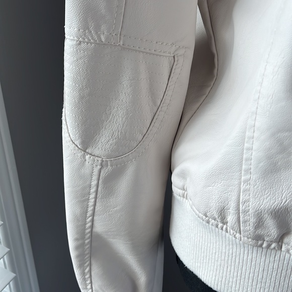 Beige pleather jacket size L. - Picture 3 of 3